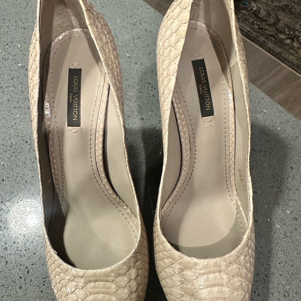 LV Ivory Peep Toe Heels - Picture 2 of 5